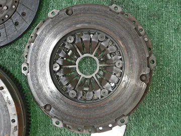 МАХОВИК НА MAZDA AXELA BK3P L3-VDT