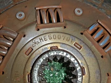 КОРЗИНА СЦЕПЛЕНИЯ НА MITSUBISHI CANTER FB308 4DR7