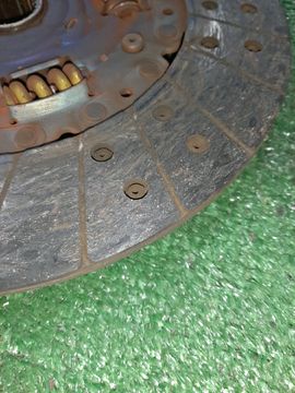 КОРЗИНА СЦЕПЛЕНИЯ НА ISUZU ELF NHR69 4JG2