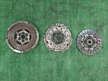 МАХОВИК НА MAZDA AXELA BK3P L3-VDT