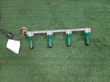 ИНЖЕКТОР НА TOYOTA IPSUM ACM21W 2AZ-FE