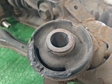 БАЛКА НА NISSAN LAUREL C35 RB20DE