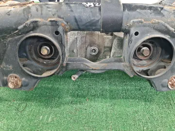 БАЛКА НА SUZUKI ESCUDO TDA4W J24B
