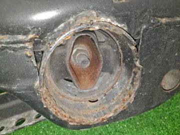 БАЛКА НА NISSAN X-TRAIL NT30 QR20DE