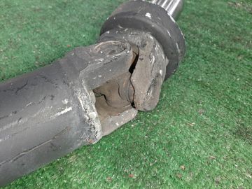 КАРДАН НА TOYOTA ISIS ZGM15G 2ZR-FAE