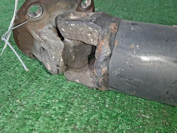 КАРДАН НА TOYOTA ISIS ZGM15G 2ZR-FAE