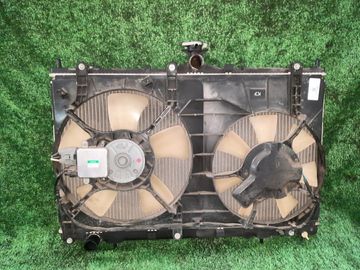 РАДИАТОР ОСНОВНОЙ НА MITSUBISHI GRANDIS NA4W 4G69