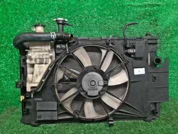 РАДИАТОР ОСНОВНОЙ НА TOYOTA AQUA NHP10 1NZ-FXE