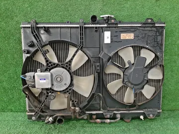 РАДИАТОР ОСНОВНОЙ НА MITSUBISHI CHARIOT GRANDIS N84W 4G64