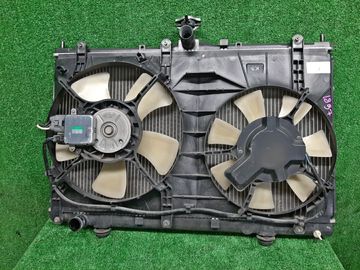 РАДИАТОР ОСНОВНОЙ НА MITSUBISHI GRANDIS NA4W 4G69
