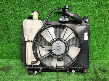 РАДИАТОР ОСНОВНОЙ НА TOYOTA PORTE NNP11 1NZ-FE