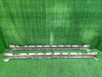 ПОРОГ НА TOYOTA ISIS ZGM10G