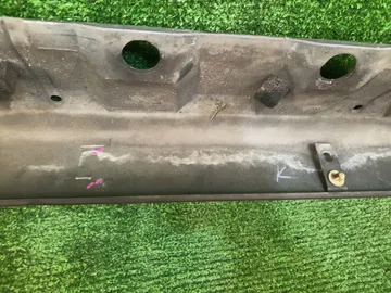 ПОРОГ НА TOYOTA WISH ZNE10