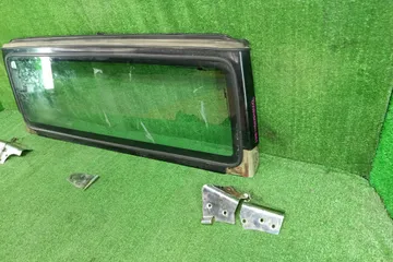 СТЕКЛО ЛОБОВОЕ НА JEEP WRANGLER TJ