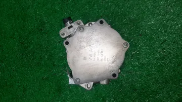 ВАКУУМНЫЙ НАСОС НА AUDI A4 8K2 CDNB