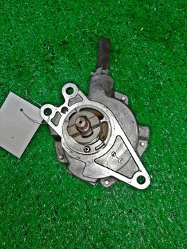 ВАКУУМНЫЙ НАСОС НА TOYOTA ISIS ZGM10G 2ZR-FAE
