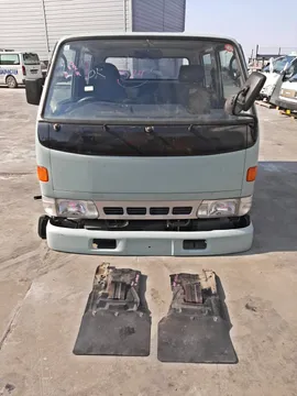 КАБИНА НА TOYOTA DYNA YY101