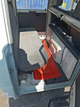 КАБИНА НА TOYOTA DYNA YY101