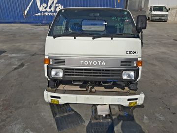 КАБИНА НА TOYOTA HIACE LH90 2L