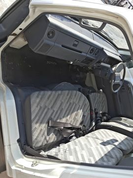 КАБИНА НА TOYOTA HIACE LH90 2L