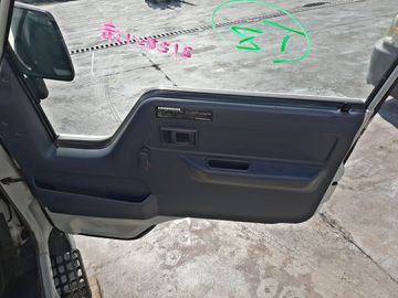 КАБИНА НА TOYOTA HIACE LH90 2L