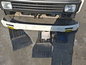 КАБИНА НА TOYOTA HIACE LH90 2L