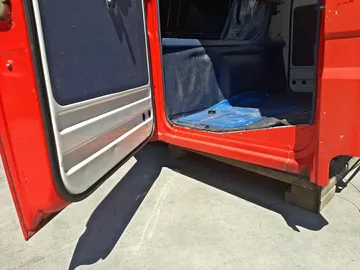 КАБИНА НА TOYOTA HIACE LH85 2L