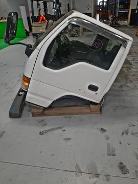 КАБИНА НА ISUZU ELF AKR71 4HG1