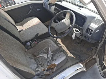 КАБИНА НА NISSAN VANETTE SE88TN