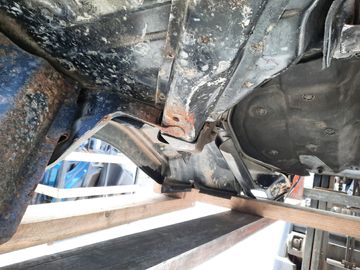 КАБИНА НА ISUZU ELF NHS85