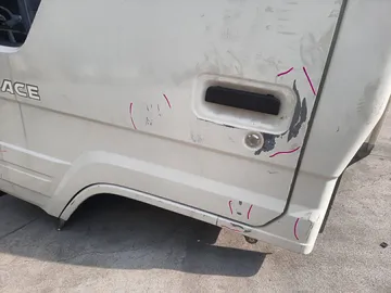 КАБИНА НА TOYOTA HIACE YH81