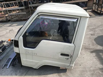 КАБИНА НА TOYOTA HIACE YH81