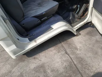 КАБИНА НА TOYOTA HIACE YH81