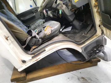 КАБИНА НА NISSAN ATLAS R2F23 QD32