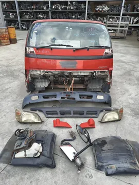 КАБИНА НА TOYOTA DYNA XZU420