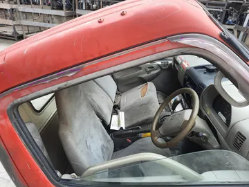 КАБИНА НА TOYOTA DYNA XZU420