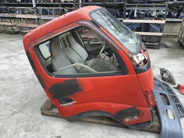 КАБИНА НА TOYOTA DYNA XZU420