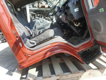 КАБИНА НА NISSAN ATLAS AKR81 4HL1