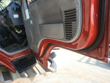 КАБИНА НА NISSAN ATLAS AKR81 4HL1