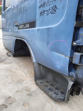 КАБИНА НА NISSAN ATLAS F23 TD27