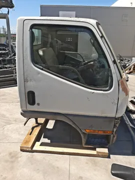 КАБИНА НА MITSUBISHI CANTER FE507B 4D33