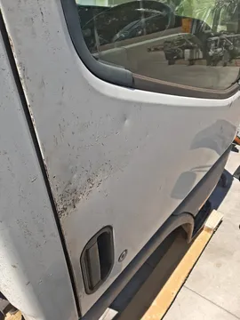 КАБИНА НА MITSUBISHI CANTER FE507B 4D33