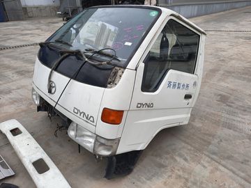 КАБИНА НА TOYOTA DYNA YY201