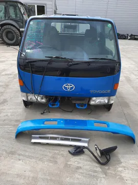 КАБИНА НА TOYOTA TOYOACE LY132