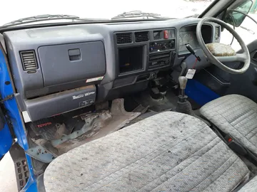 КАБИНА НА TOYOTA TOYOACE LY132