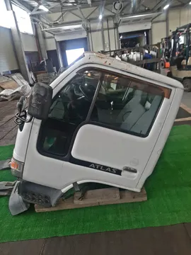 КАБИНА НА NISSAN ATLAS F23 KA20DE