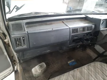 КАБИНА НА MAZDA BONGO SE28T R2