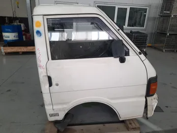 КАБИНА НА MAZDA BONGO SE28T R2