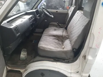 КАБИНА НА MAZDA BONGO SE28T R2