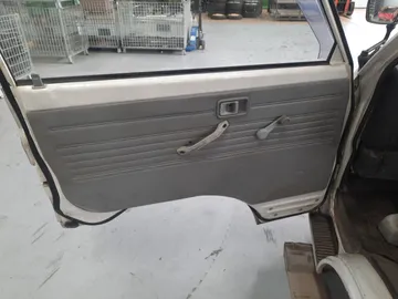 КАБИНА НА MAZDA BONGO SE28T R2